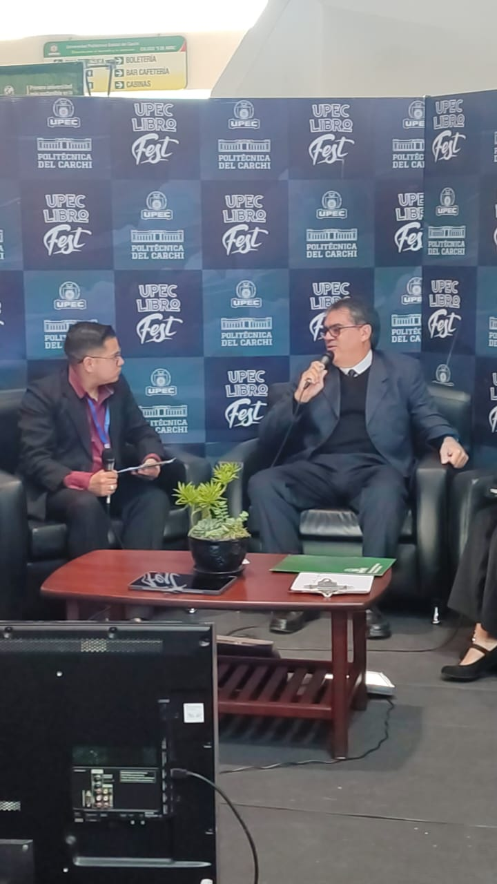 Panel de conversación y difusión académica.
