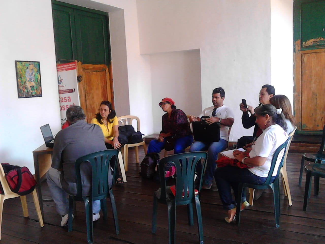 Mesa de trabajo con comunidad.