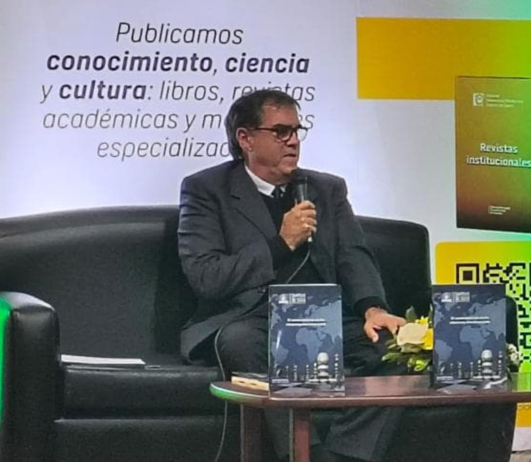 Presentación del libro del Dr. Vladimir Aguilar.
